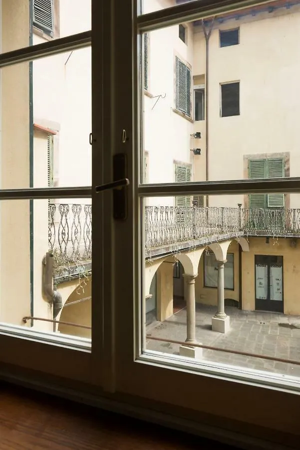 Appartamento Tranquillo bilocale in centro Lucca