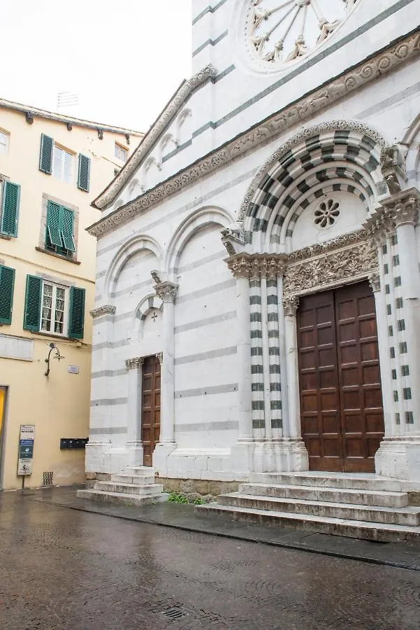 Appartamento Tranquillo bilocale in centro Lucca